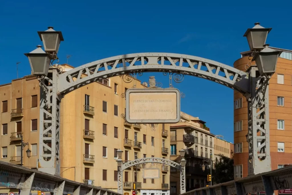 El Puente De Los Alemanes: Un Símbolo De Solidaridad