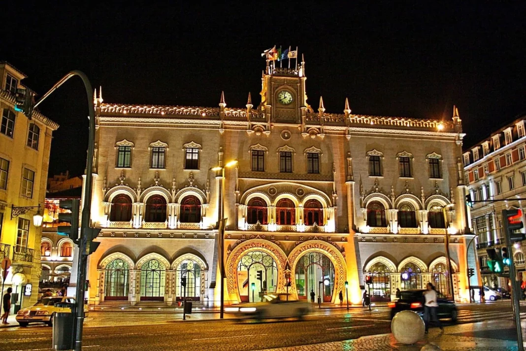 Estação Ferroviária do Rossio: elegancia neomanuelina en Lisboa