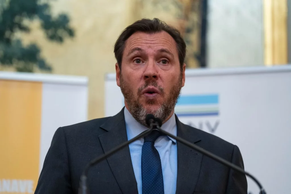 Óscar Puente Se Esconde Del Desastre El Primer Día El Bono Jovén De Renfe 1 Europapress 6043677 Ministro Transportes Movilidad Sostenible Oscar Puente Interviene Asamblea
