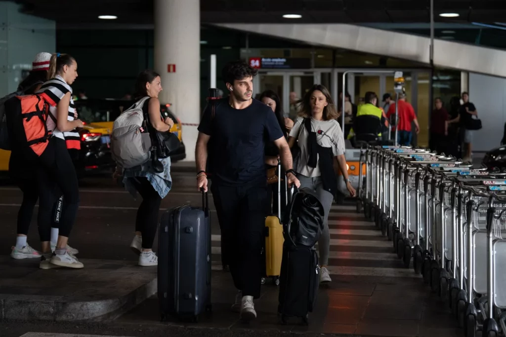 Los Taxis De Barcelona Protestan Contra Aena En El Prat 1 Europapress 6059654 Varias Personas Aeropuerto Prat Barcelona 28 Junio 2024 Barcelona Catalunya