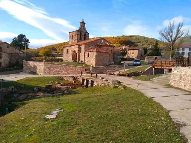 Explorando La Naturaleza: Rutas De Senderismo En Brañosera