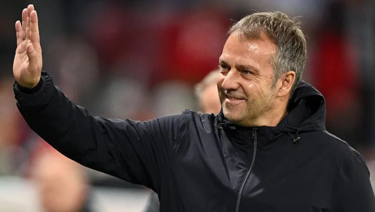 Hansi Flick confirma el notición del FC Barcelona antes de viajar a Dortmund