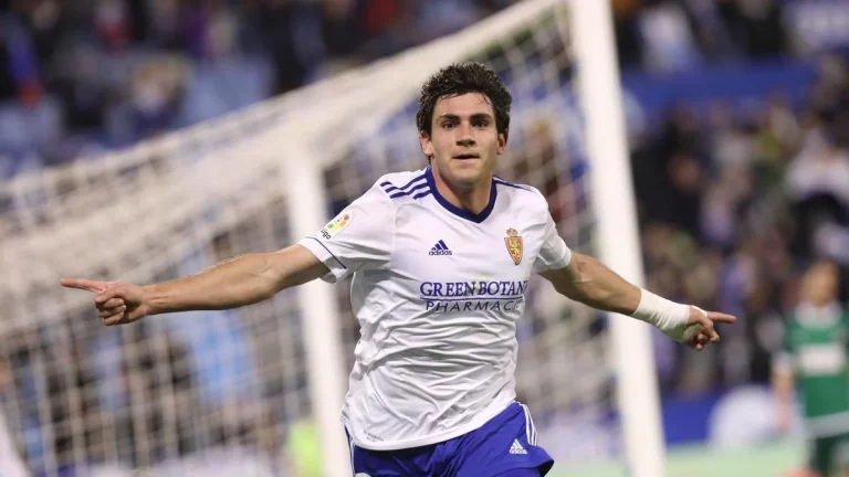 Iván Azón avisa al Real Zaragoza: oferta de Primera División