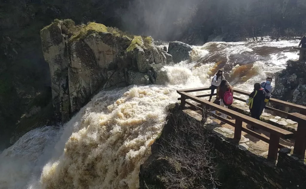 La Mejor Época Para Visitar El Pozo De Los Humos