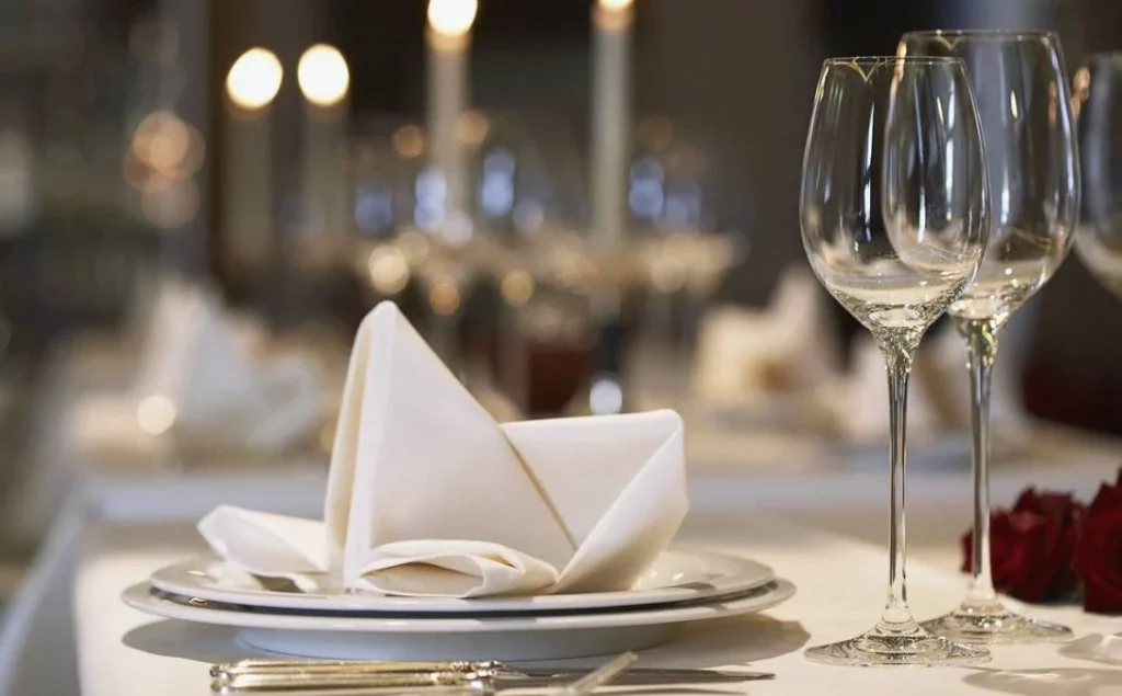 ¿Quién Debe Comerse La Última Croqueta De La Mesa? Una Experta En Protocolo Da La Respuesta