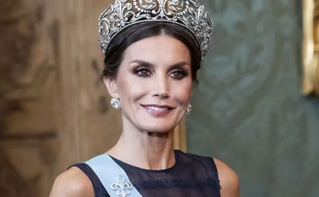 Detallan Los Mensajes Íntimos De La Reina Letizia Con Un Director Famoso
