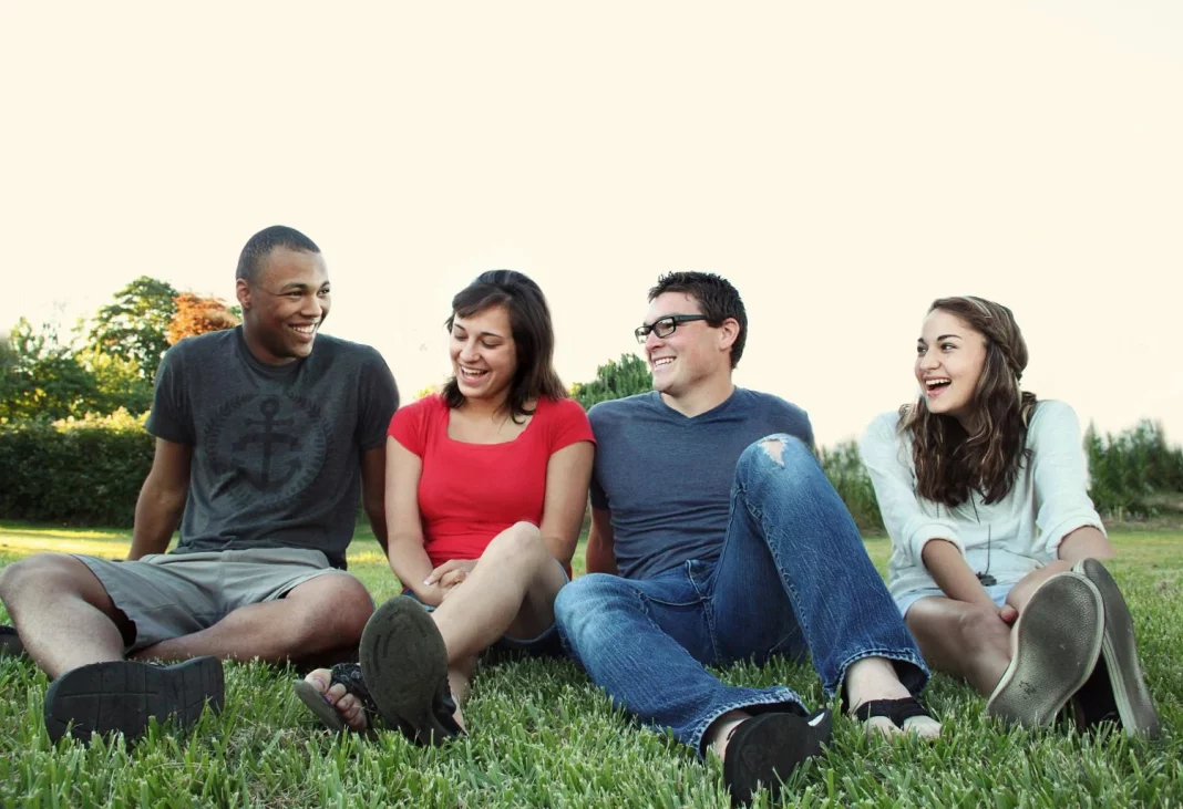 Las 10 palabras cada vez más usadas entre los jóvenes y que desconciertan a los mayores de 20 en España