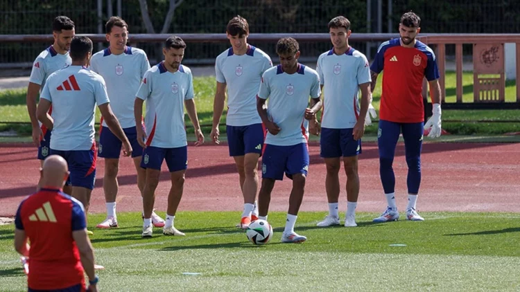 Alineacion Luis De La Fuente Andorra
