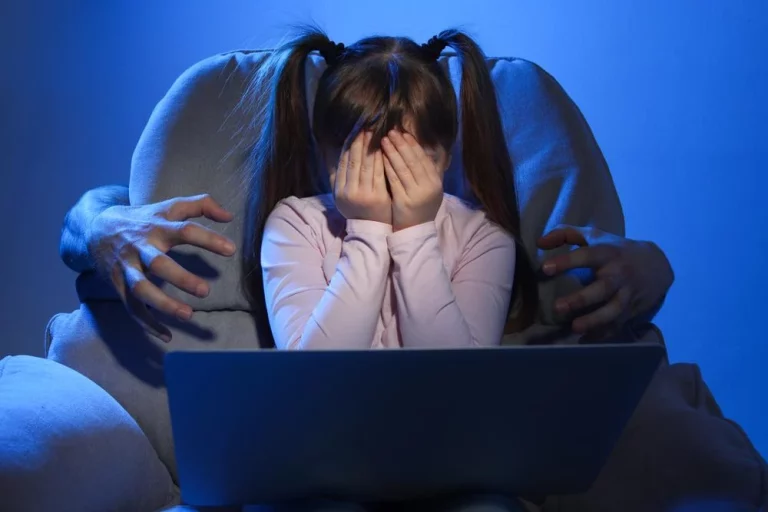 La Policía advierte del ‘grooming’, una amenaza para los niños de la que protegerse