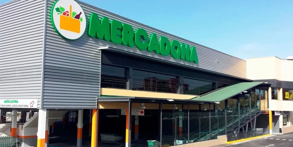 Una Mujer Desvela En Tiktok El Truco Para Comprar En Mercadona Y No Pagar Las Bolsas 1 Pelazo Hasta Saliendo Del Agua Con El Producto De 4 Euros De Mercadona Que Llevan Todas A La Playa