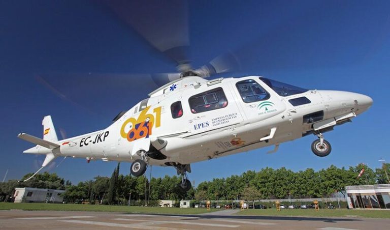 Muere un trabajador tras caer desde un tejado en un polígono industrial de Níjar