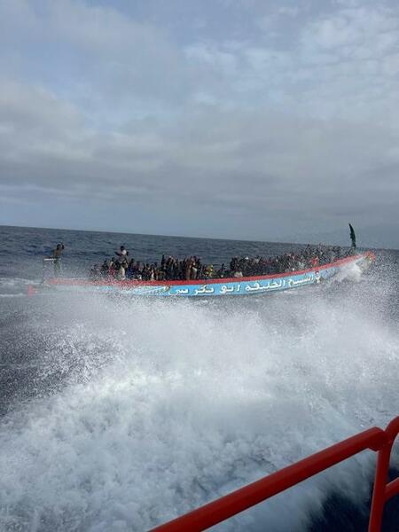Un cayuco con 117 migrantes llega a El Hierro este viernes