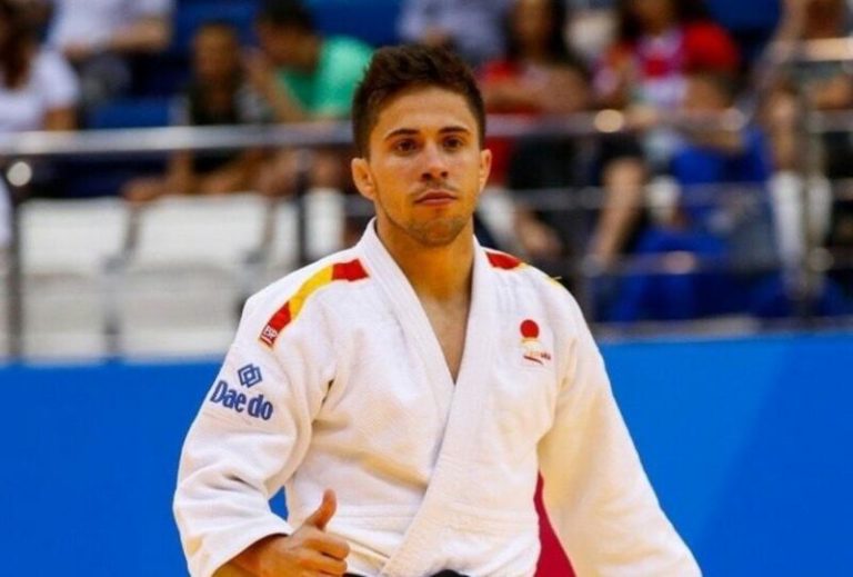 El judoca Fran Garrigós alcanza los cuartos de final en la categoría de -60 kg, mientras que Laura Martínez avanza a octavos en -48 kg