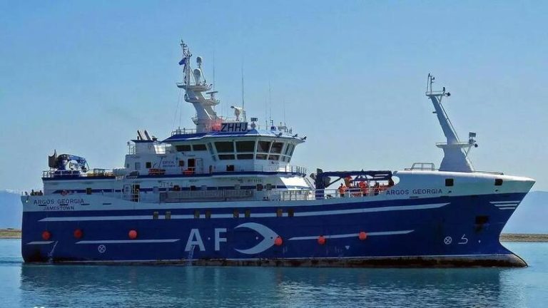 El Ministerio de Defensa repatriará a los náufragos del buque ‘Argos Georgia’ a Santiago y Madrid