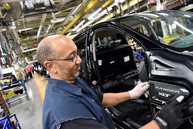 El sector privado de Estados Unidos creó 122.000 puestos de trabajo en julio