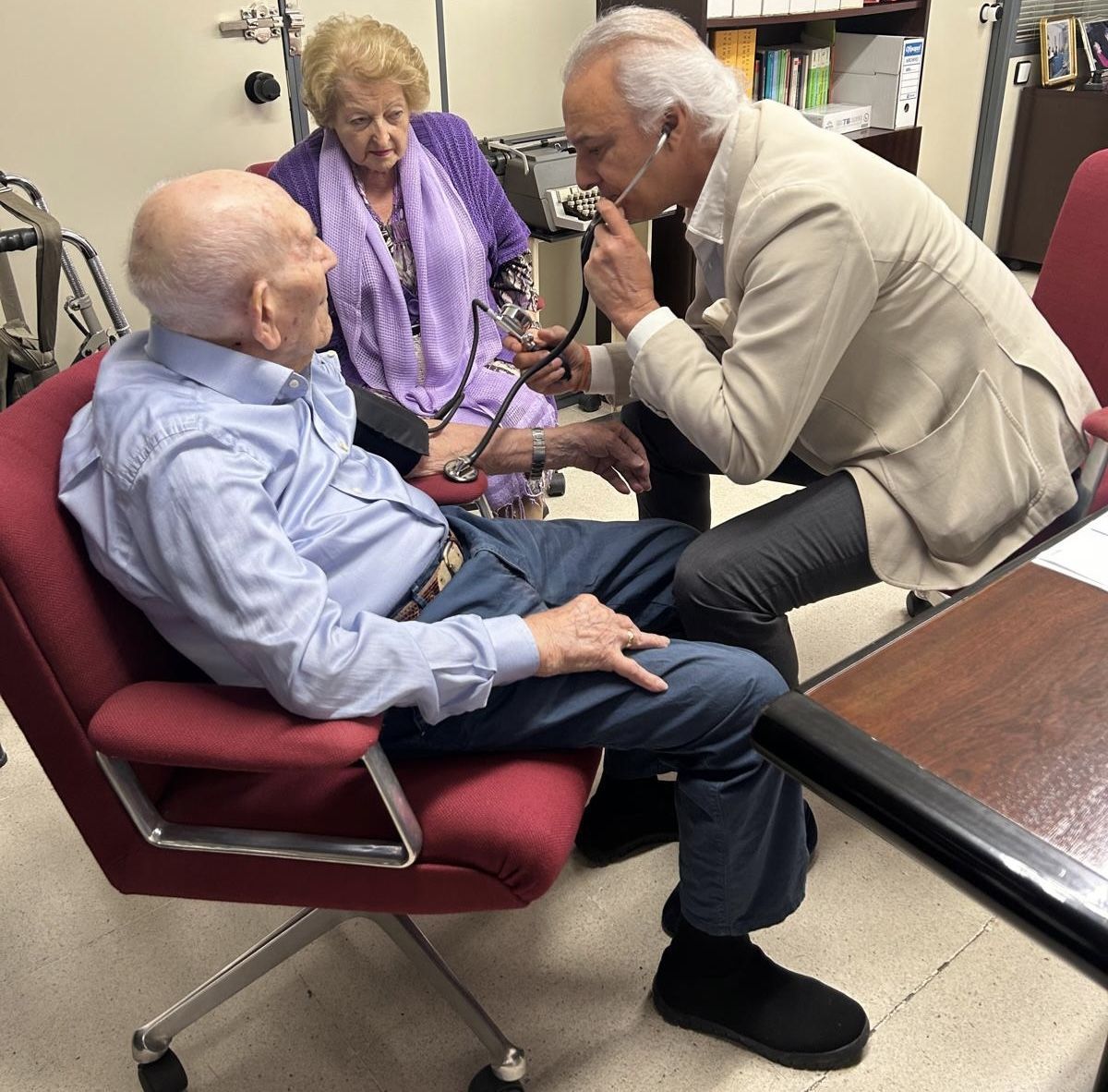 El supercentenario Engraciano cumple 109 años y se une a la prestigiosa ‘Guía para Vivir Sanos 120 años’ 1 Engraciano 1 1