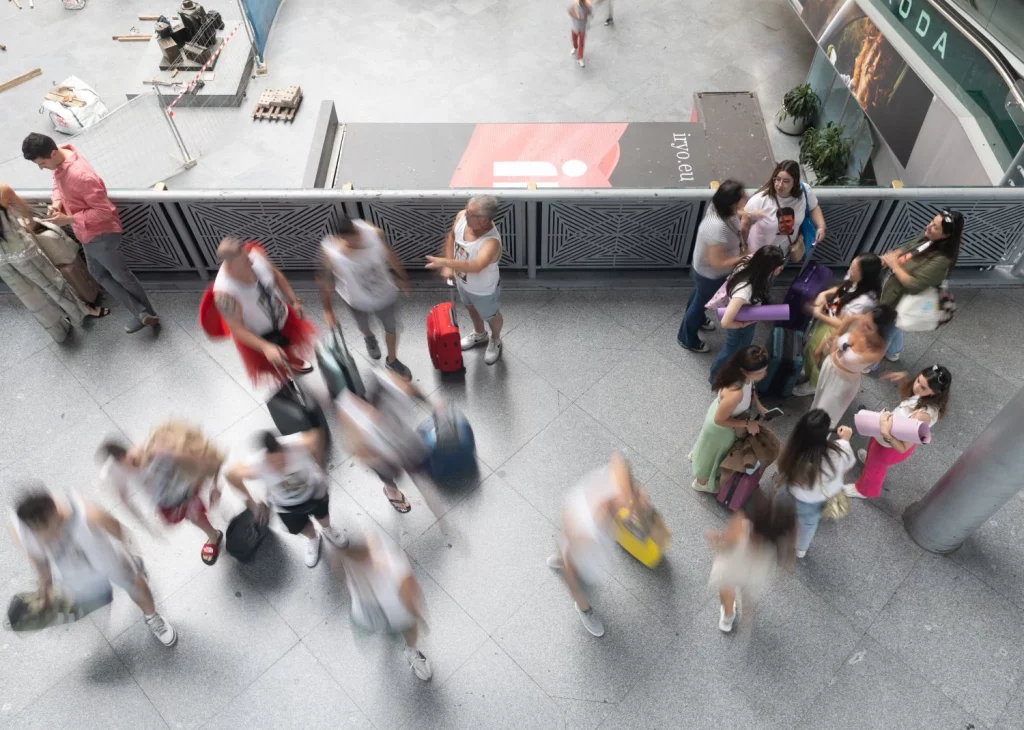 ¿Vivir En Europa Sin Pagar Un Piso? La Creativa Estrategia De Un Tiktoker Viajero 2 La Idea De Los 'Renfecitos', El Equivalente De La Empresa Ferroviaria Estatal A Los Puntos De Viajero Frecuentes Han Creado Un Problema En Su Web