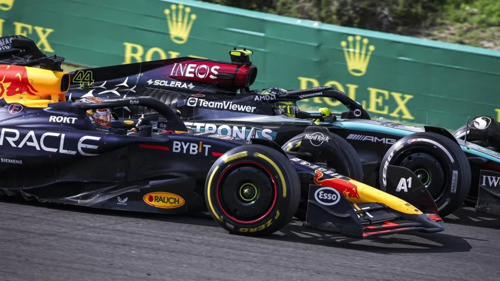 Hamilton No Se Arruga Con Max Verstappen: Menuda Rajada