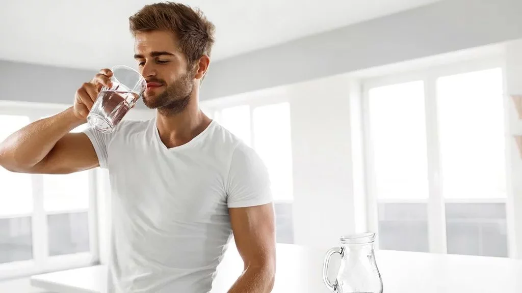 La famosa regla de los 8 vasos de agua