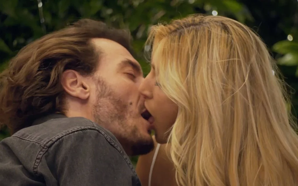 'First Dates Hotel' Comienza Con Una Cita Ardiente Y Deseos De Subir A La Habitación