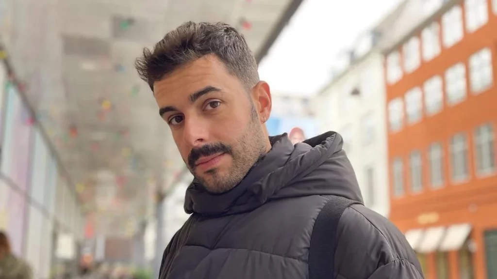 Movistar Plus pesca en Telecinco fichando a un extrabajador de 'Sálvame' para el Orgullo 2024