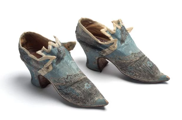 Tacones: De Persia A Europa