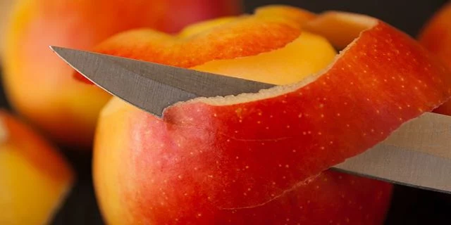 Tips para lavar y preparar frutas y verduras con piel