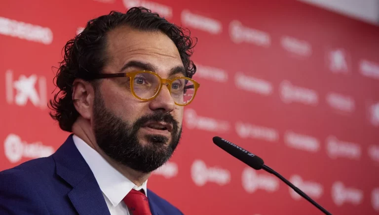 Víctor Orta se quita de encima el fichaje más incomprendido del Sevilla FC