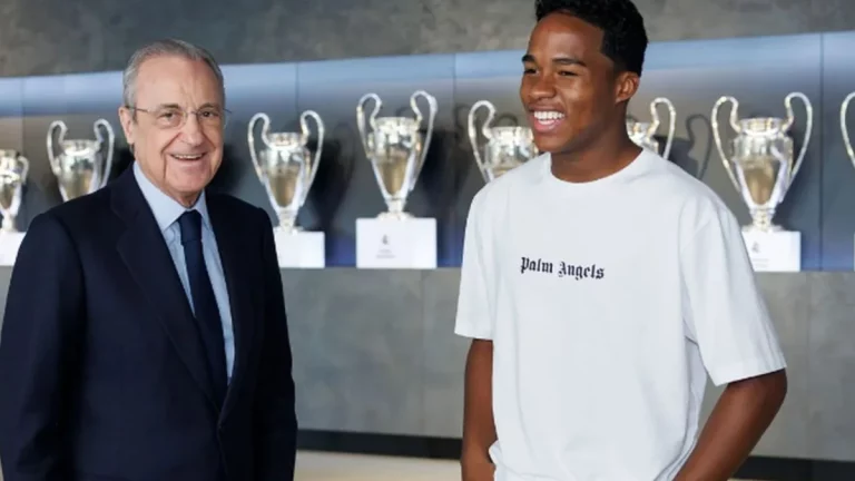 Florentino Pérez ensalza el talento y la dedicación de Endrick en su llegada al Real Madrid