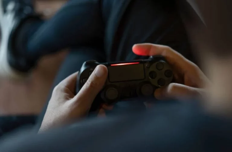 Warner esconde un videojuego con el que busca lo mismo que con la serie de El Pingüino en HBO Max