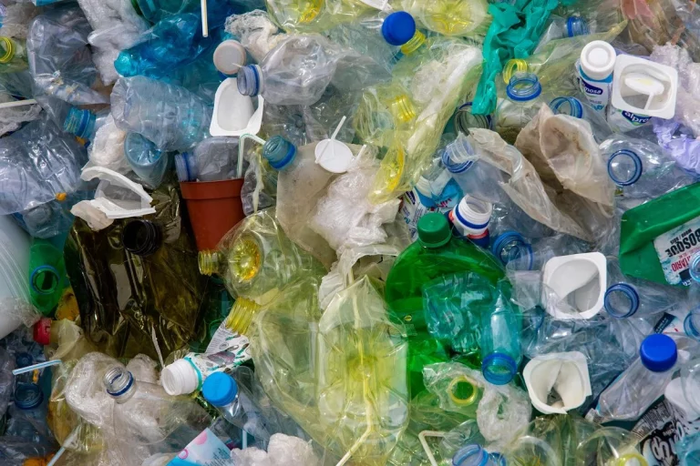 Promak Solutions te ayuda a dar vida a tu proyecto de reciclaje de plásticos