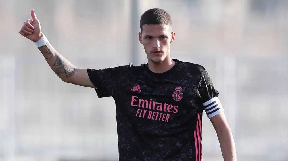 Súper Fichaje Del Villarreal Cf Para Jubilar A Albiol 14 Rafa Marin Im Nachwuchs Von Real Madrid 2021 1646824032 81658