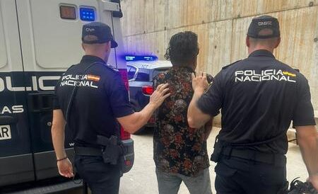 Detenido en Ibiza tras morder a su pareja en la cara y perder un diente