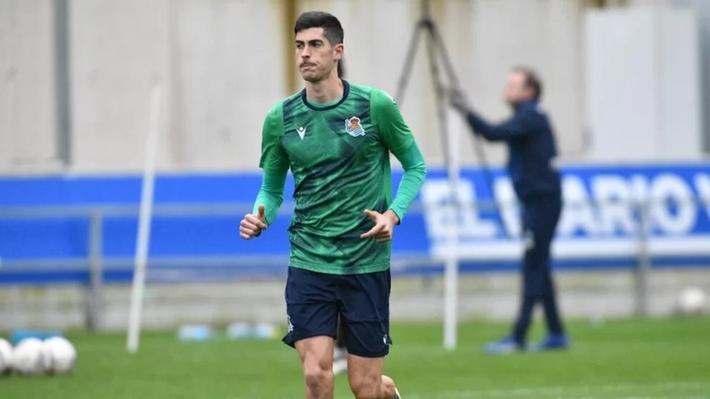 Carlos Fernández Zanja Su Futuro Con La Real Sociedad 1 Carlos Fernández Desbloquea Operación Estrella De La Real Sociedad