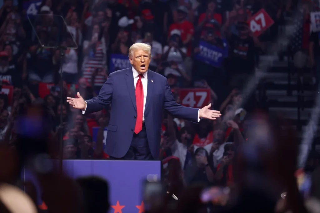 Kamala Harris Deja Dudas En La Economía Tras El Masaje De Cnn 1 Europapress 6170186 23 August 2024 Us Glendale Former President Of The United States Donald