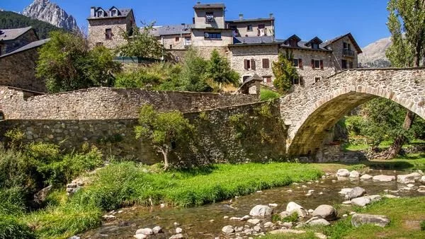 Peñíscola y Sallent de Gállego: Destinos en el top del ranking