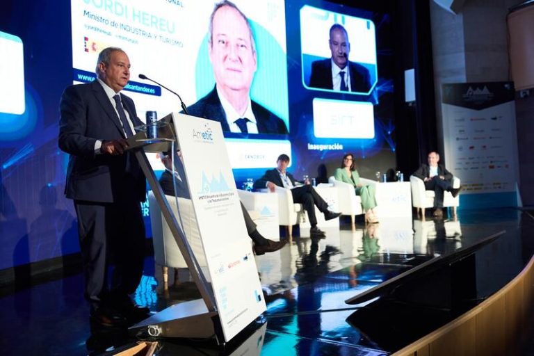 Ametic pide a los partidos «pactos de Estado» en temas «esenciales» y llama a modernizar la Administración