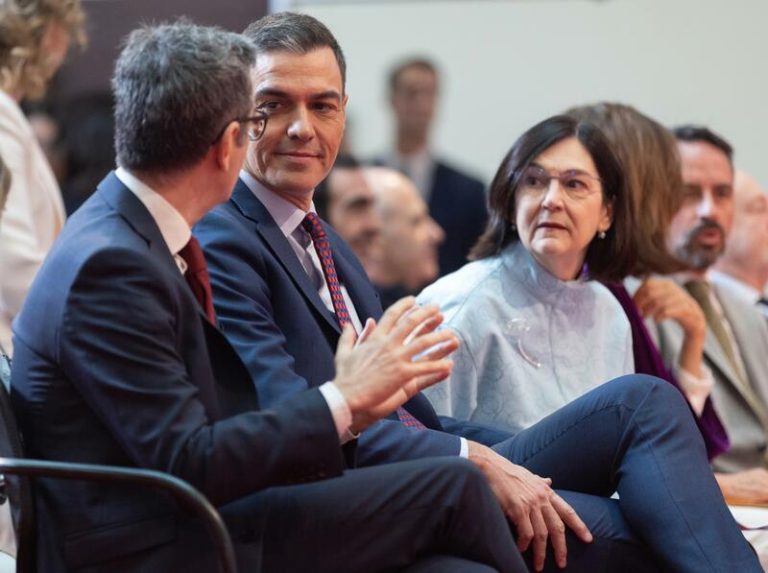Los cambios de compañía de telefonía móvil se situaron en junio por debajo de las 500.000 operaciones