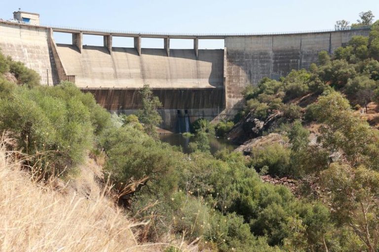 La reserva hídrica se encuentra al 49,5% y baja 1,4 puntos en una semana