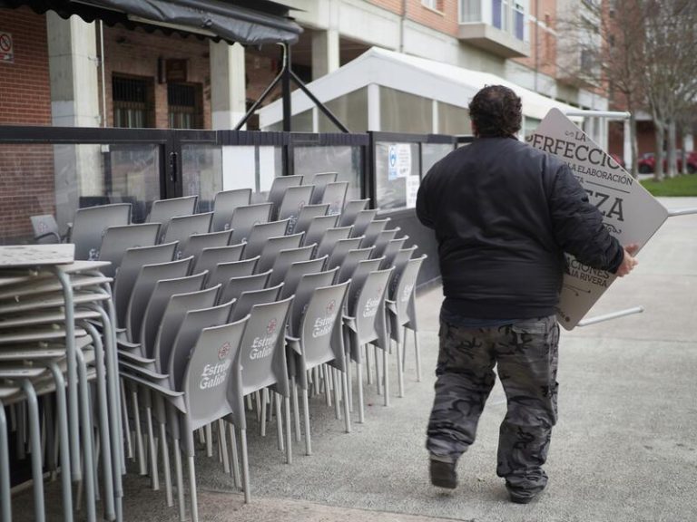 Funcas alerta sobre la desaceleración del empleo, con mayor impacto en los servicios