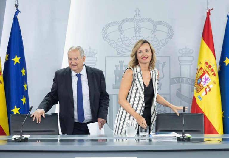Ejecutivo recrimina a Clavijo su error y le exhorta a persuadir al PP para modificar la Ley de Inmigración