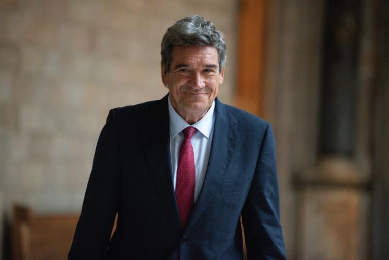 Maroto respalda el recorrido de Escrivá, incluyendo gobiernos del PP, y presagia una «labor excepcional»