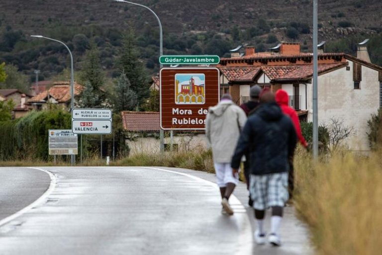 Mora de Rubielos, hogar temporal para 110 nuevos vecinos: Tranquilidad y vigilancia en la llegada