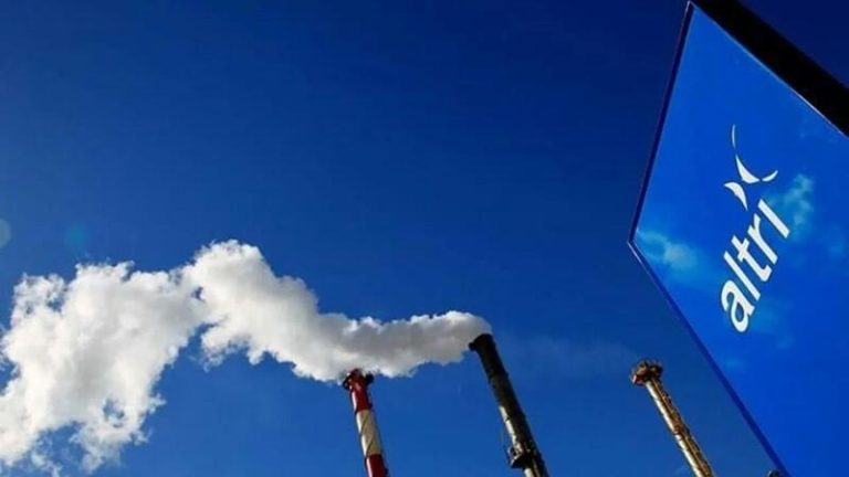La Comisión Europea descarta que Altri infrinja las normativas sobre emisiones industriales y efecto medioambiental
