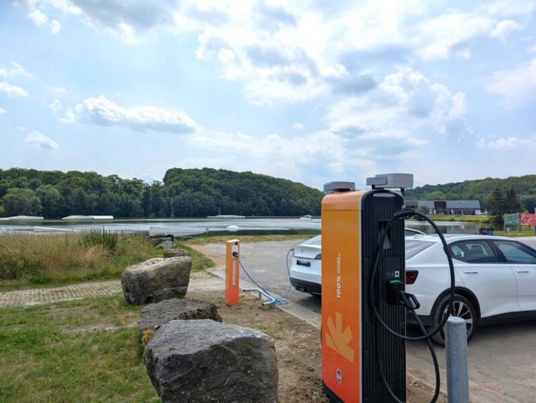 Las recargas de vehículos eléctricos crece en verano un 59% respecto al trimestre anterior