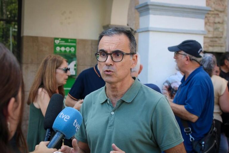 Acosta denuncia a los socialistas por evidenciar su desinterés en la financiación de Cataluña