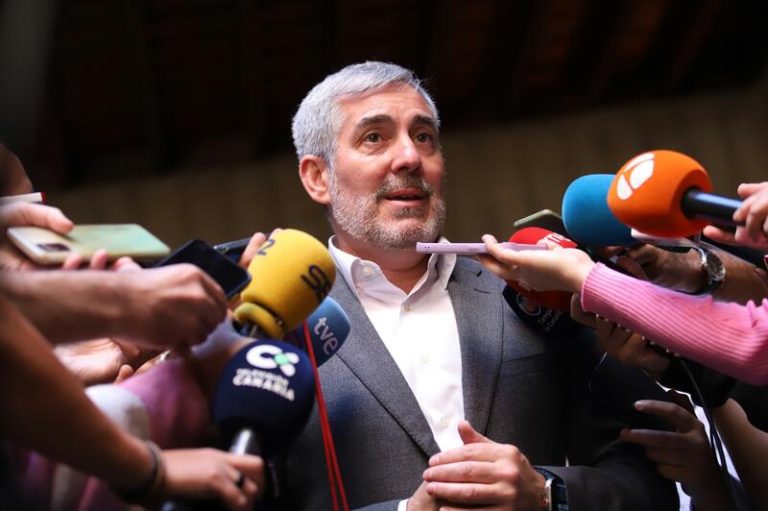 Clavijo aplaude la visita de Feijóo a Canarias para impulsar el pacto sobre jóvenes inmigrantes: «No me rindo»