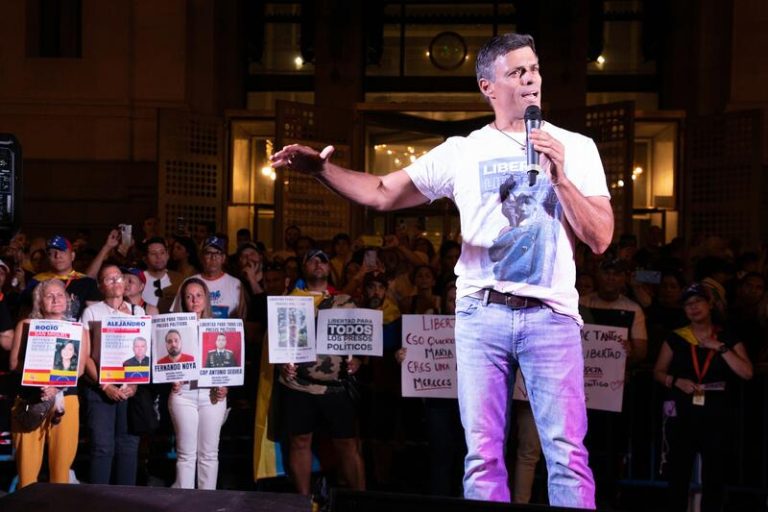 Activistas venezolanos exigen al Gobierno que reconozca a Edmundo González como presidente legítimo