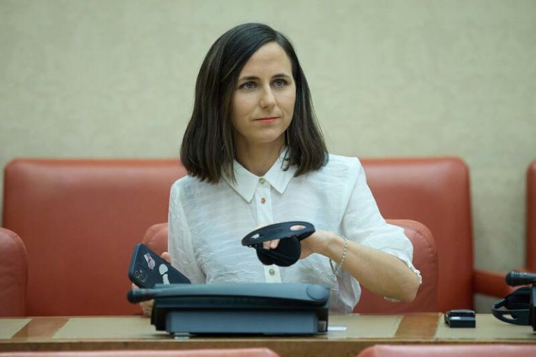 Podemos censura que el emérito cree una fundación para transferir herencia a su hijas: «Los borbones son unos ladrones»