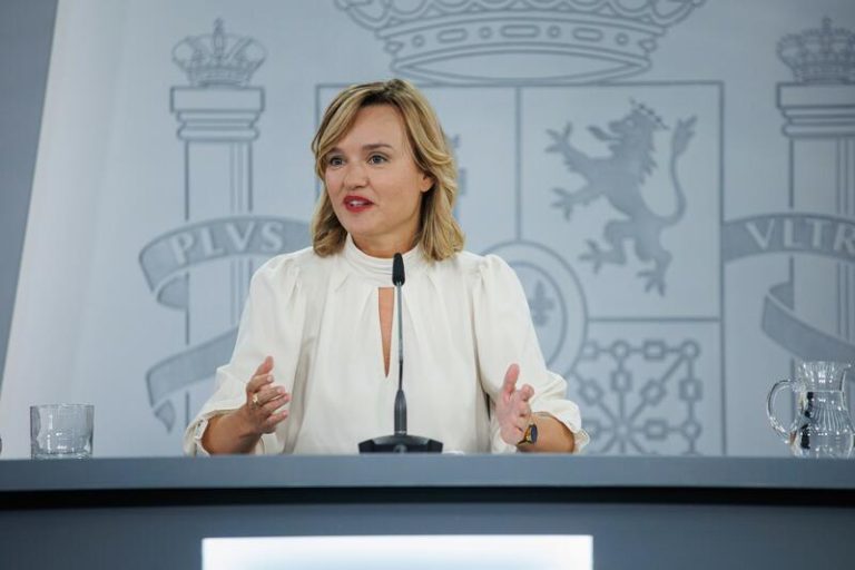 El Gobierno acusa al PP de «irresponsable» y de querer «dividir» con su propuesta de reconocer a Edmundo González
